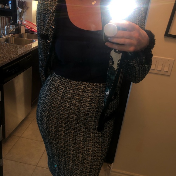 🔥St John Collection Knit Blazer & Matching Skirt - Picture 15 of 15